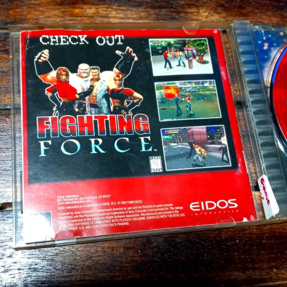 G-18 PS1 BLACK LABEL -Tomb Raider II  starring Lara Croft game - Picture 2 of 5